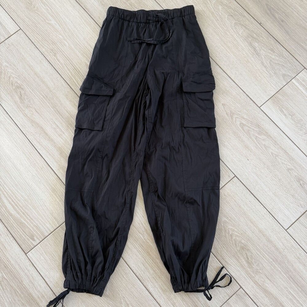 Lululemon Womens Size XS Lightweight Adjustable Mid-Rise Cargo Pant Black W5GD9S